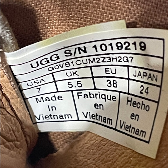 UGG Milo Stardust Silver Metallic Leather Sneaker Size 7! - Picture 6 of 10